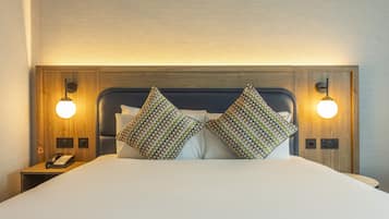 Premium-Zimmer, 1 Queen-Bett | Allergikerbettwaren, Zimmersafe, Schreibtisch