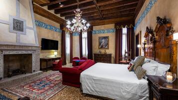 Suite junior, vista al canal (Lorenzo Priuli) | Ropa de cama de alta calidad, edredón y minibar