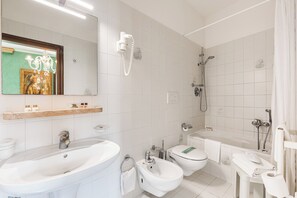 Shower, free toiletries, hair dryer, bidet