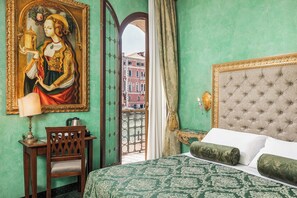 奢華雙人或雙床房, 運河景觀 | 迷你吧、客房內保險箱、書桌、隔音