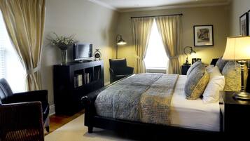 Deluxe-rum - 1 kingsize-säng | Sängtillbehör av högsta kvalitet, bäddmadrasser och skrivbord