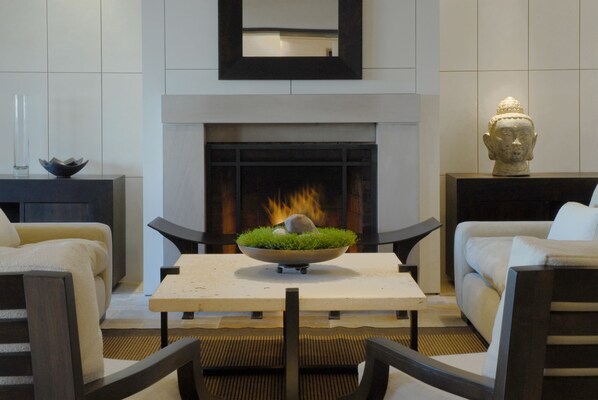 Lobby lounge - Oban Inn (Niagara-on-the-Lake)