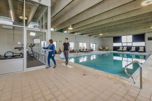 Indoor pool, open 7:00 AM to 10:00 PM, pool loungers - Old Orchard Inn (Wolfville Ridge)