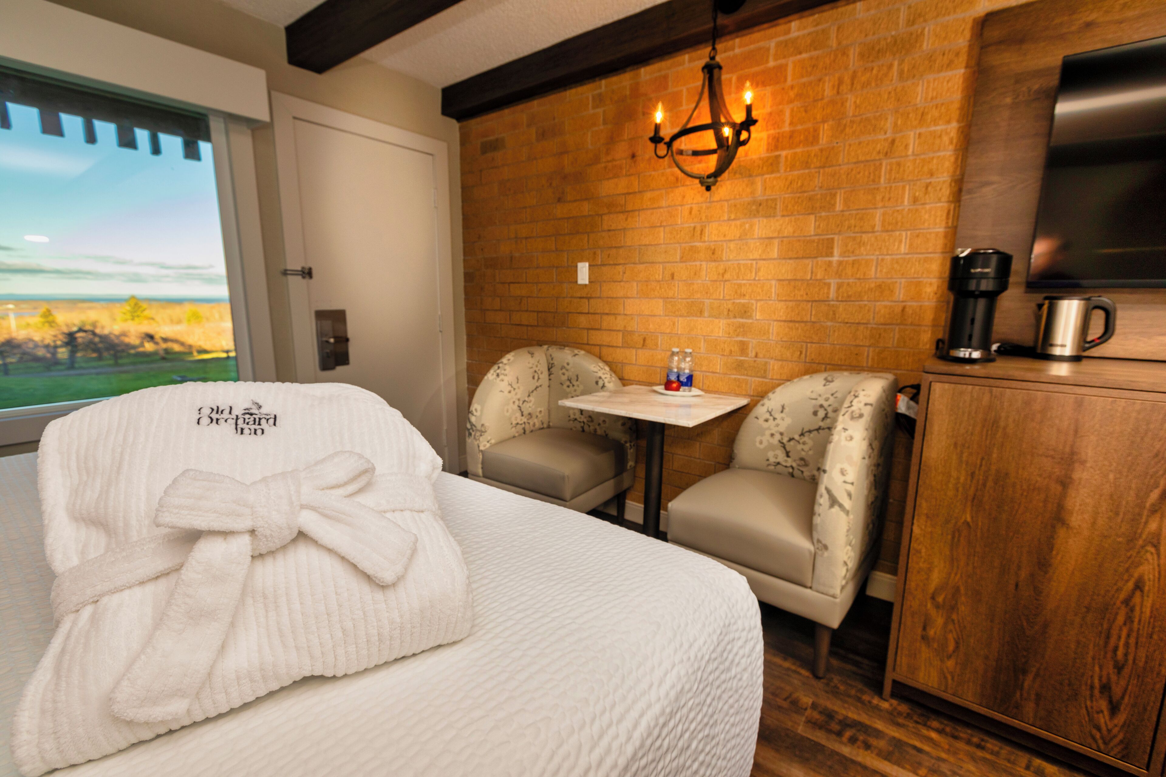 1 bedroom, hypo-allergenic bedding, individually furnished, desk