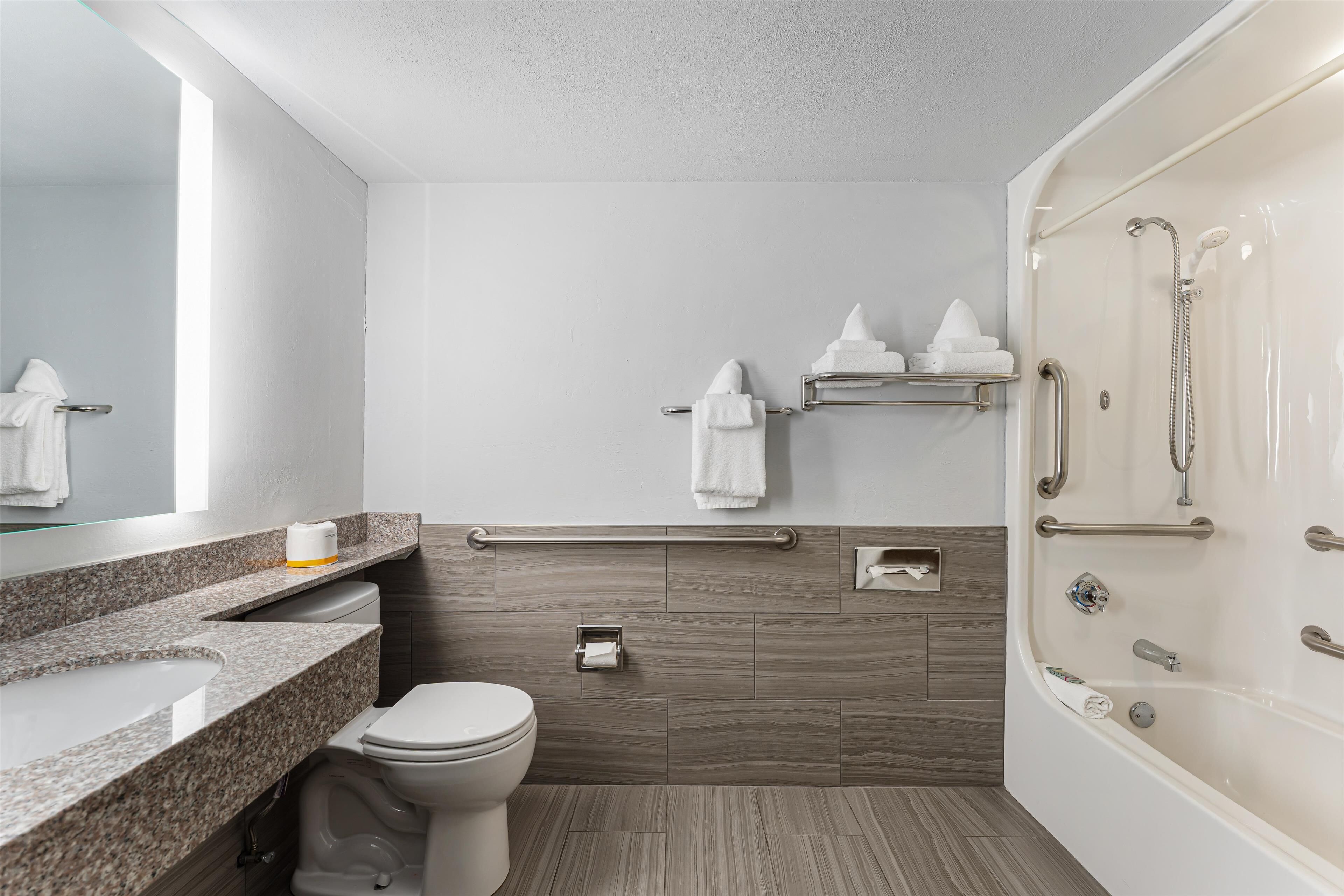 standard room, 2 queen beds, accessible, bathtub | bathroom | combined shower/bathtub, deep-soaking bathtub, hydromassage showerhead