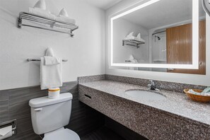 Standard Room, 1 King Bed, Non Smoking, Refrigerator & Microwave (with Sofabed) | Bathroom - Best Western Garden Inn (Bentleyville)