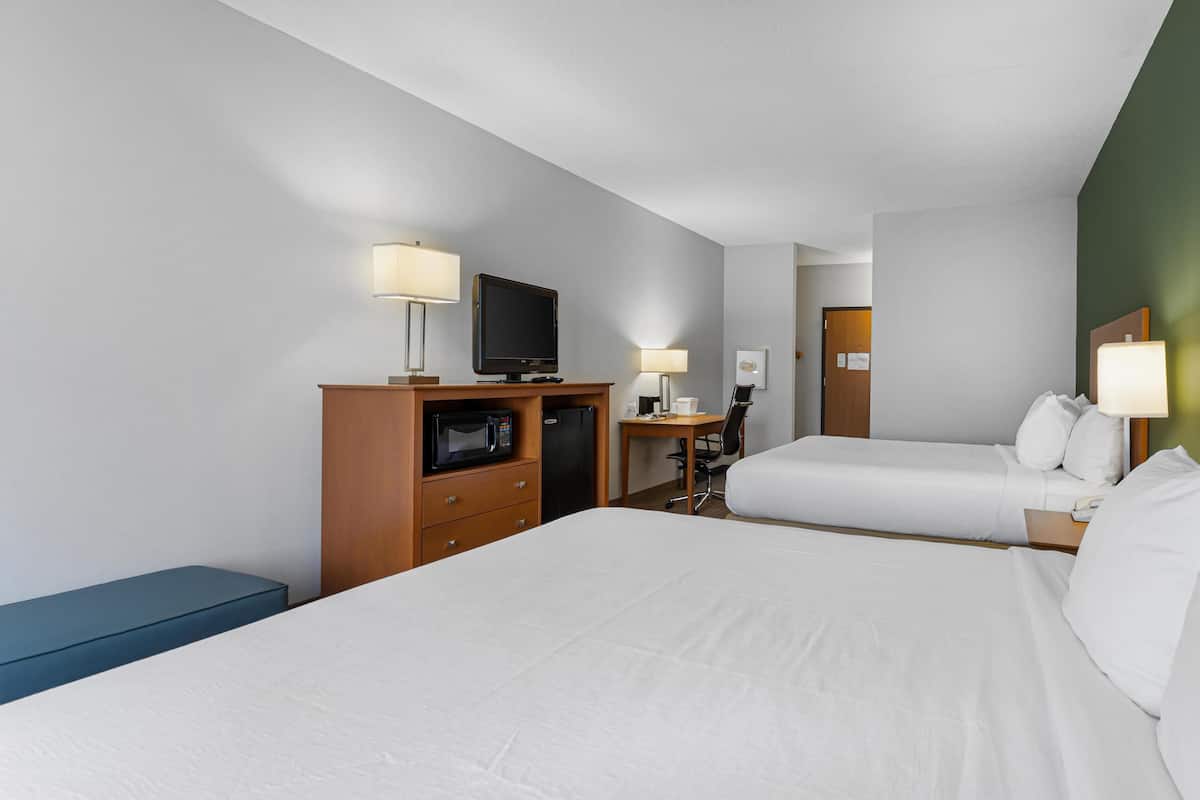 In-room safe, individually decorated, individually furnished, desk
