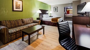 Premium bedding, in-room safe, individually furnished, desk