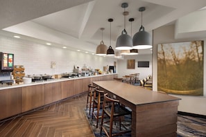 Petit déjeuner continental compris tous les jours