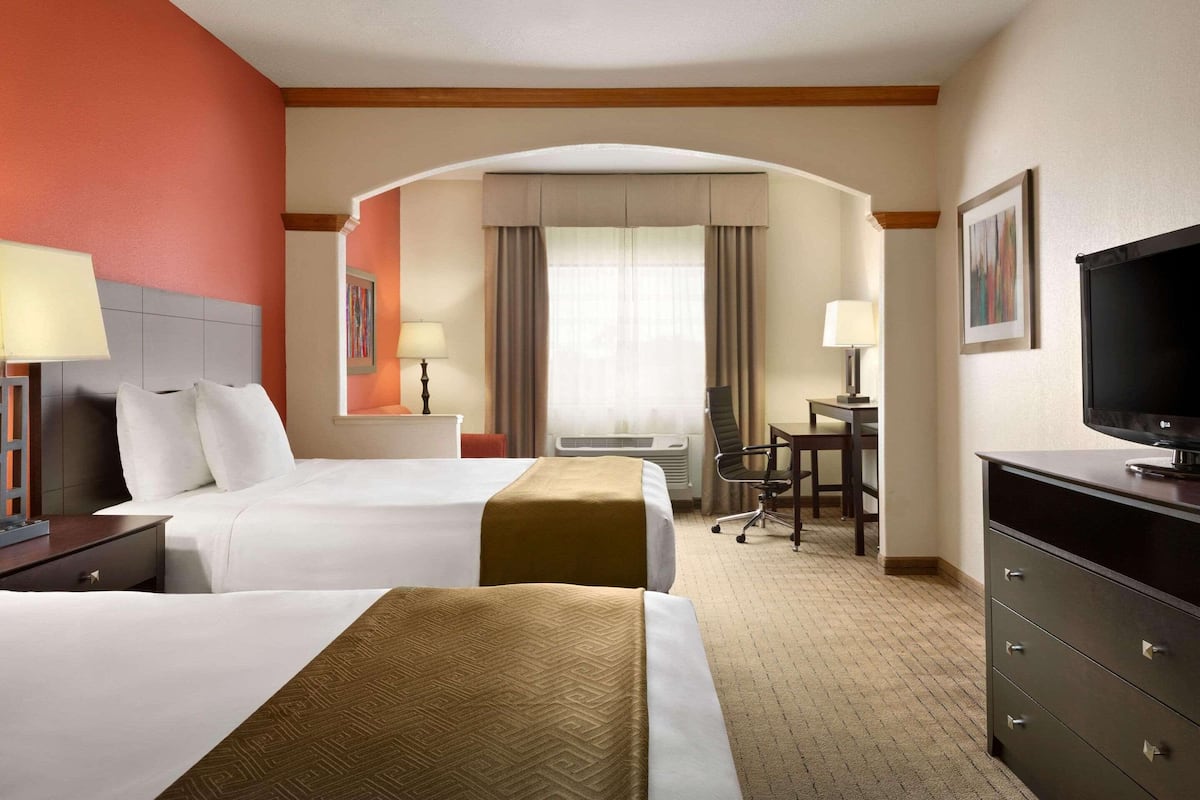 Studio Suite, 2 Queen Beds, Non Smoking | Premium bedding, in-room safe, desk, iron/ironing board