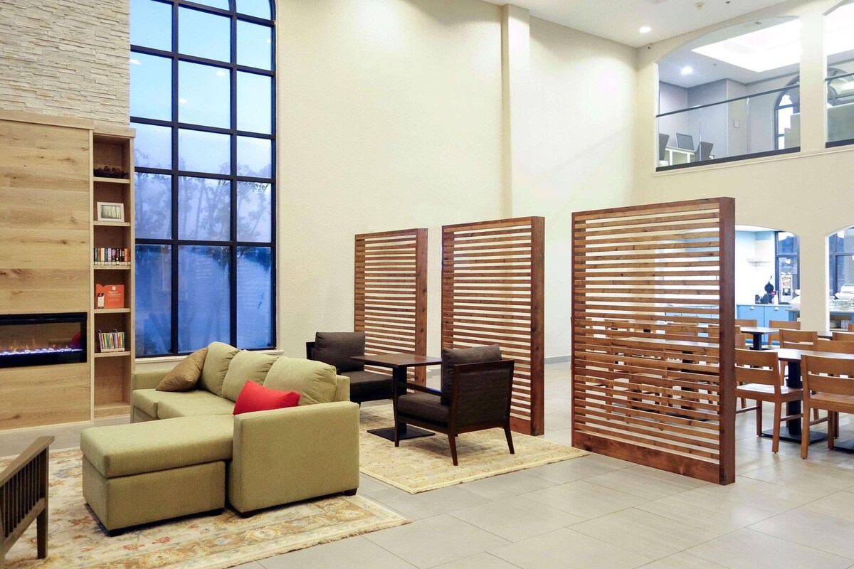 Photo of Country Inn & Suites by Radisson, Houston Northwest, TX