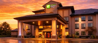 Holiday Inn Express & Suites Winner by IHG