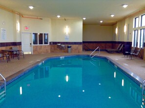 Indoor pool - Holiday Inn Express & Suites Winner by IHG (Winner)