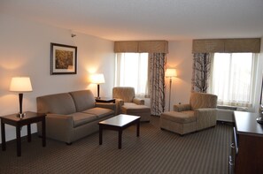Suite, 1 King Bed with Sofa bed, Jetted Tub | Desk, iron/ironing board, free cribs/infant beds, rollaway beds