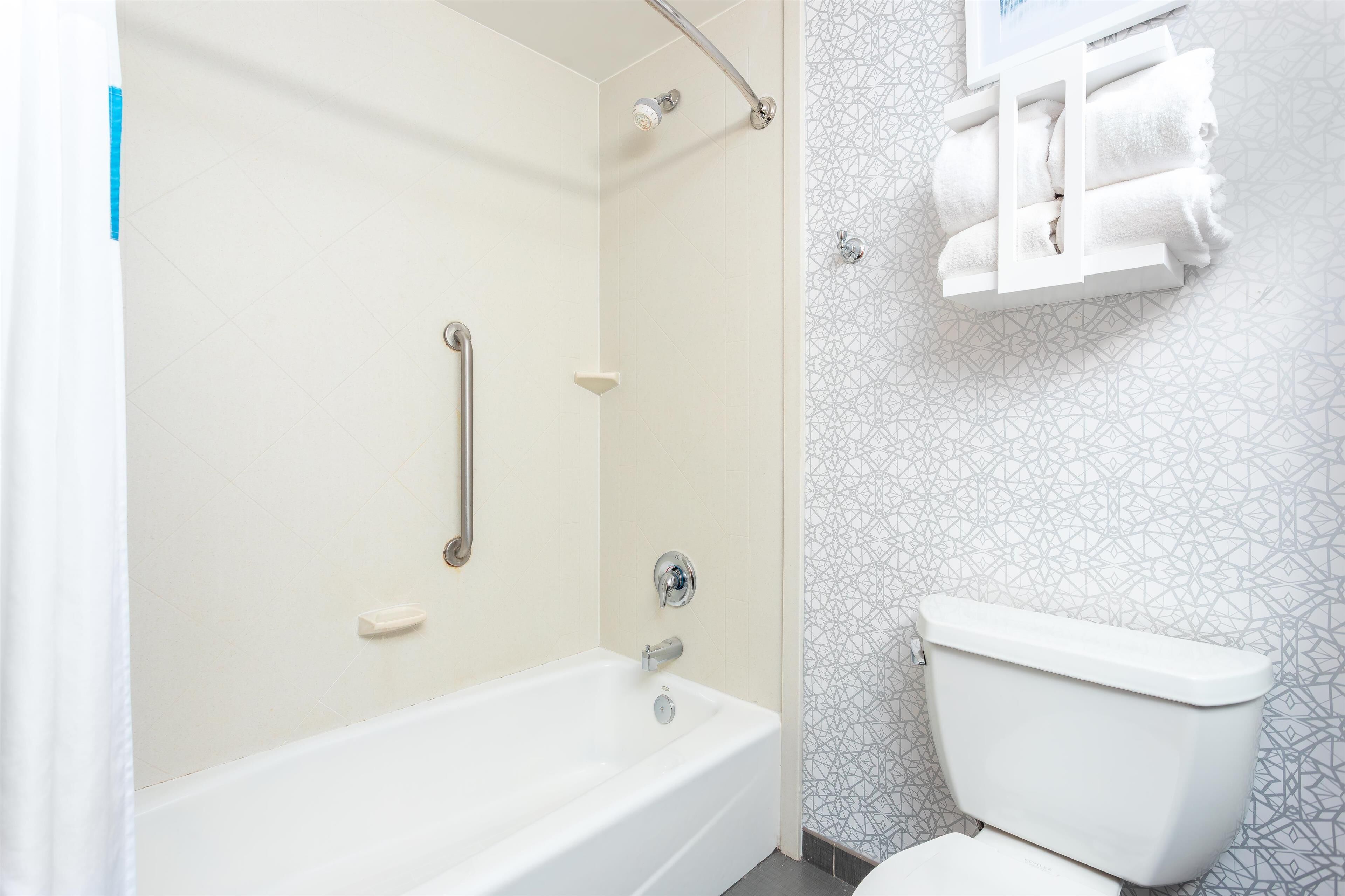 double room, non smoking | bathroom shower