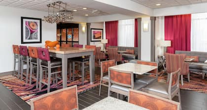 Hampton Inn Akron-South