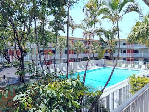 Red Carpet Inn Airport and Cruise Port Hotel Fort Lauderdale