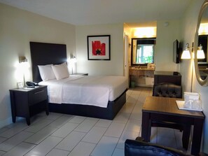 Standard Room, 1 Queen Bed, Non Smoking | Blackout drapes, iron/ironing board, free WiFi, bed sheets - Red Carpet Inn Airport and Cruise Port Hotel Fort Lauderdale (Fort Lauderdale)