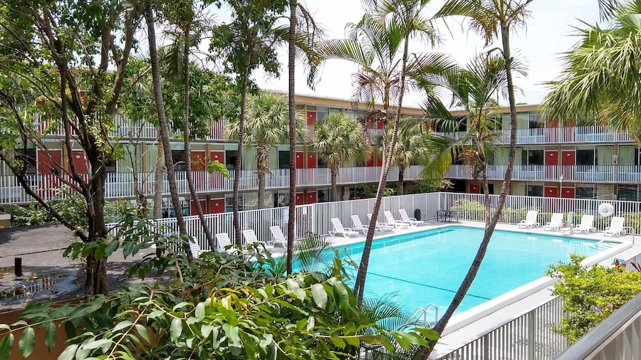 Red Carpet Inn Airport and Cruise Port Hotel Fort Lauderdale