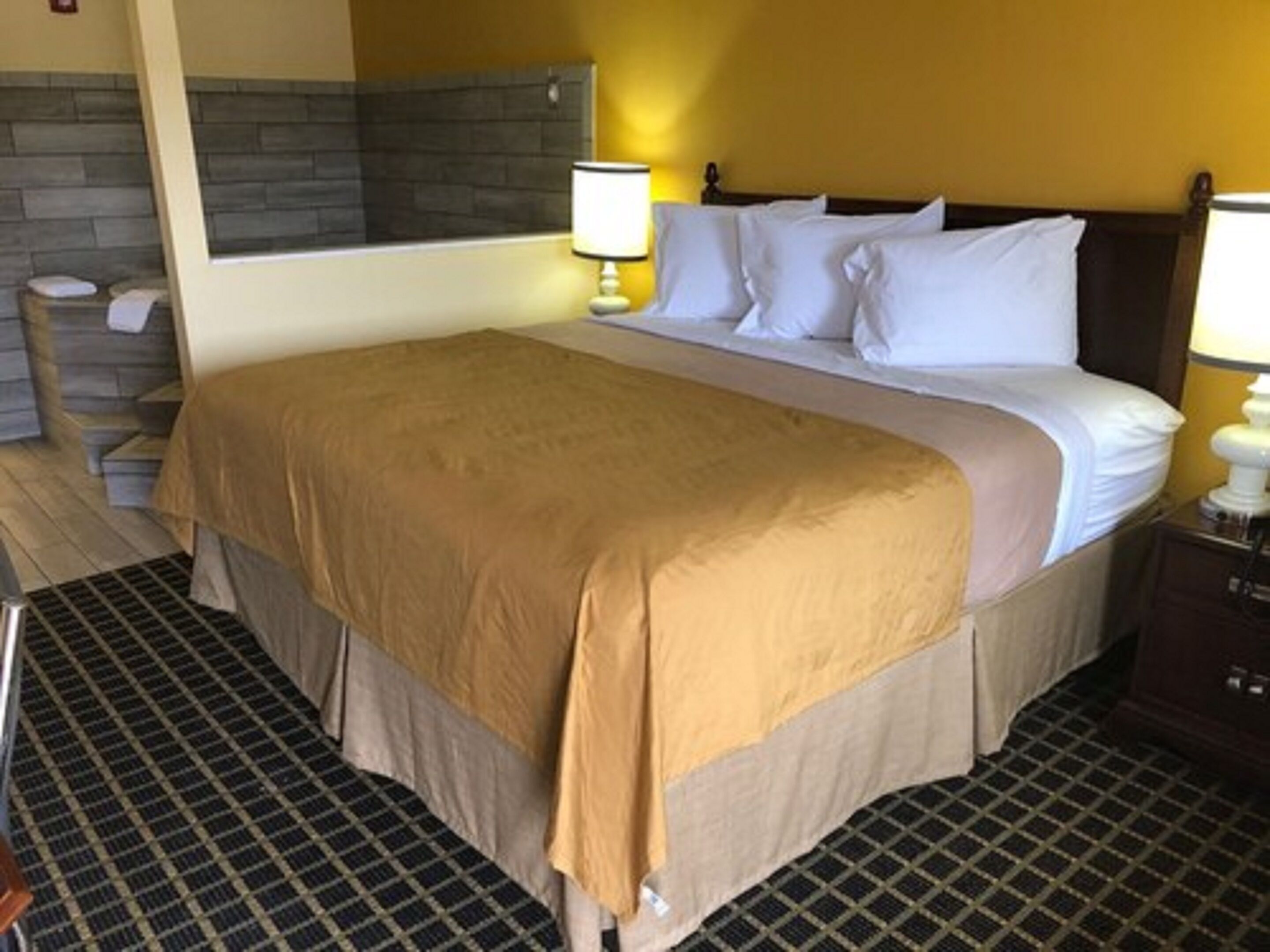 studio suite, 1 king bed, non smoking | 1 bedroom, desk, blackout curtains, iron/ironing board