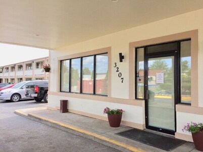Red Carpet Inn Great Lakes