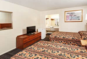 Desk, free WiFi, bed sheets - Red Carpet Inn - Louisville (Louisville)