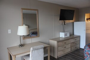 Szoba, 1 king (extra méretű) franciaágy | Íróasztal, ingyenes wifi és ágynemű