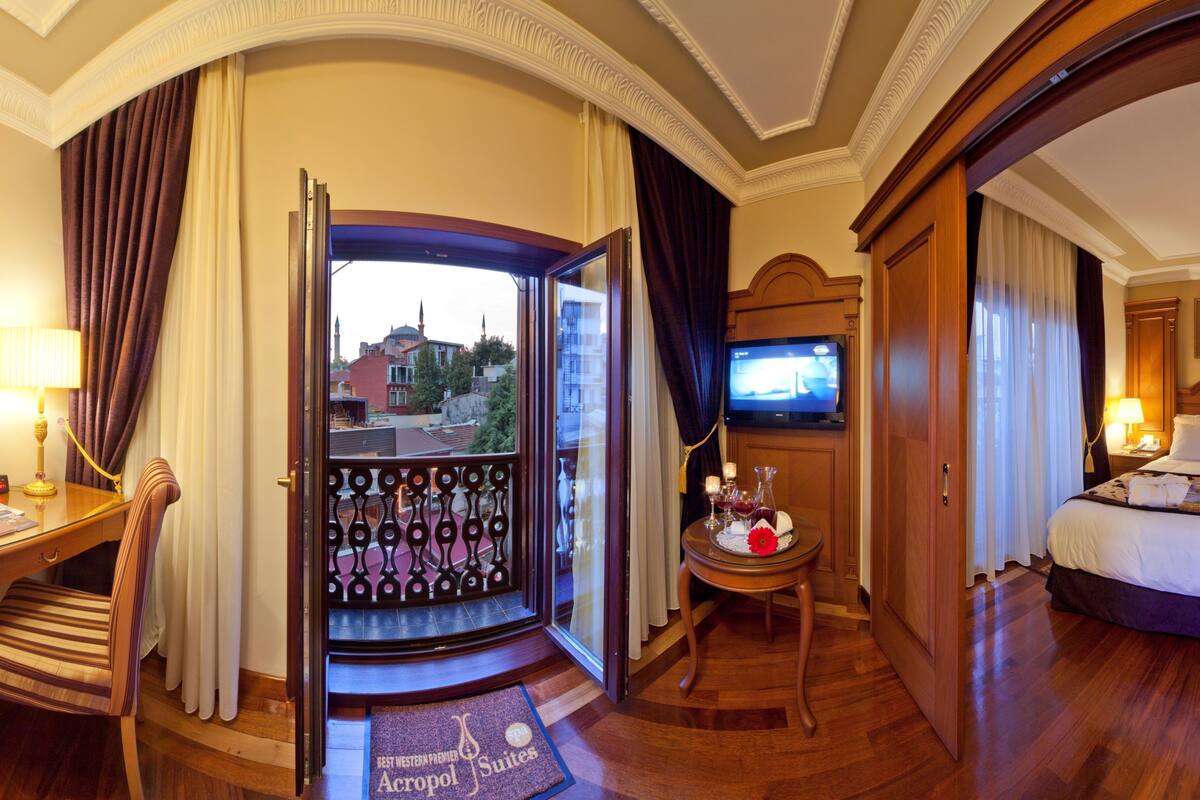 1 bedroom, premium bedding, minibar, in-room safe
