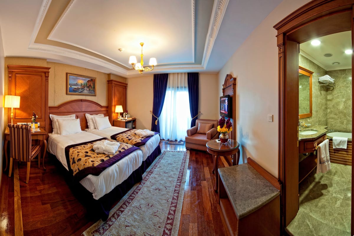 1 bedroom, premium bedding, minibar, in-room safe