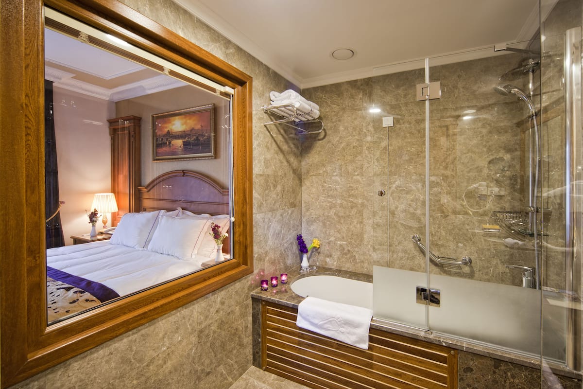 deep-soaking bathtub
