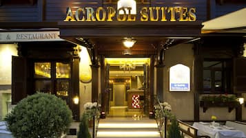 Pintu masuk properti