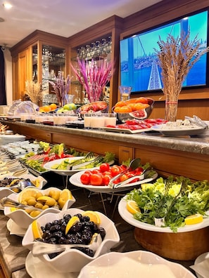 2 restaurants, breakfast served - GLK PREMIER Acropol Suites & Spa - Special Class (Istanbul)