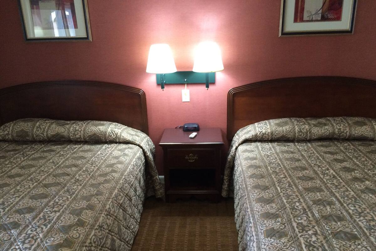 Standard Double Room, 2 Double Beds, Non Smoking | Iron/ironing board, WiFi (free)