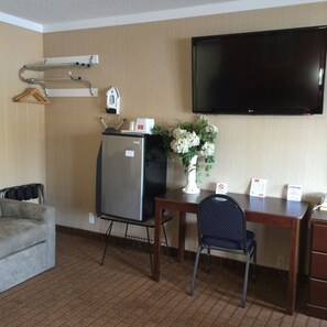 Standard Double Room, 2 Double Beds, Non Smoking | Room amenity
