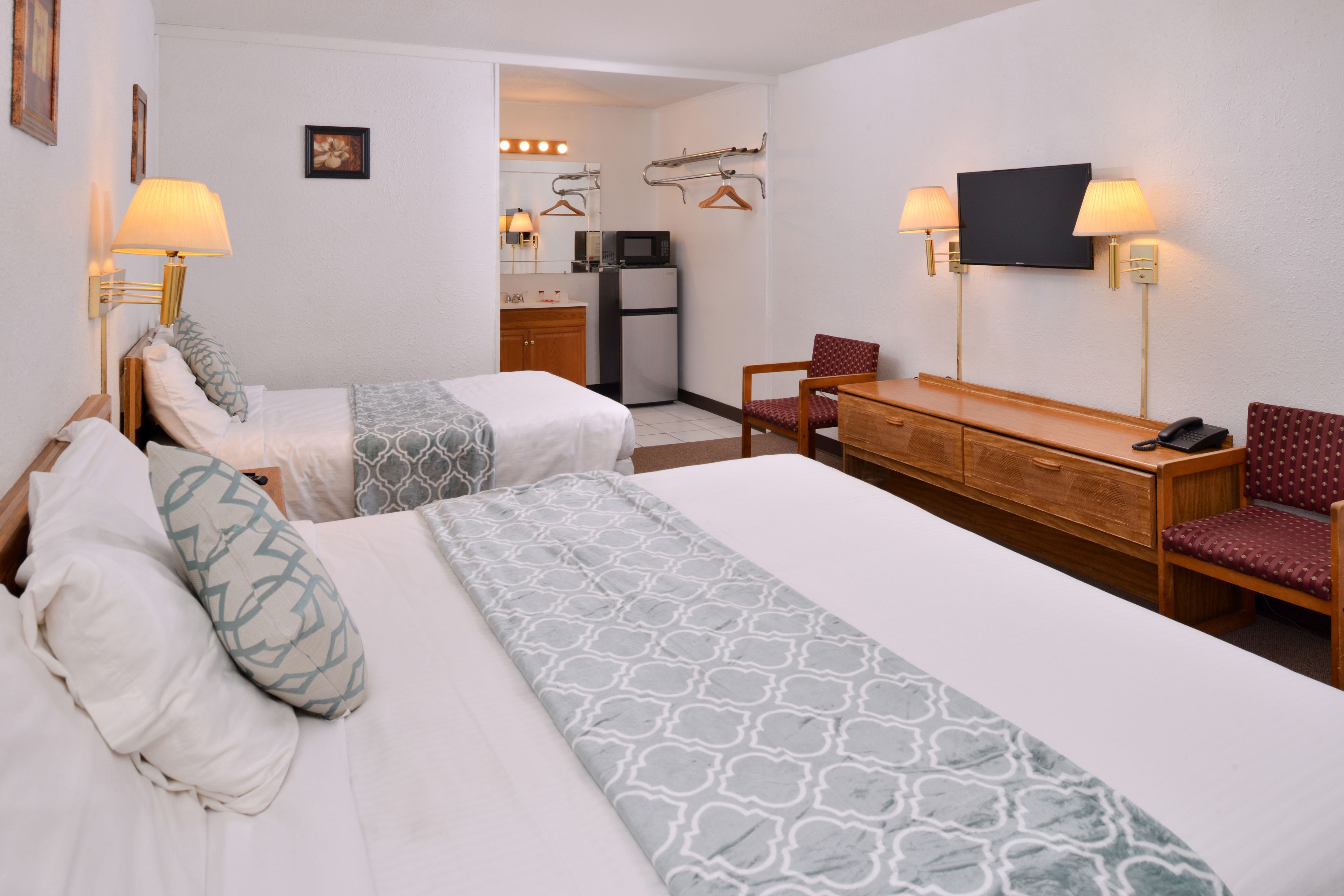 Deluxe Family Room | Blackout drapes, free WiFi