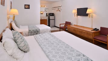 Deluxe Family Room | Blackout drapes, free WiFi