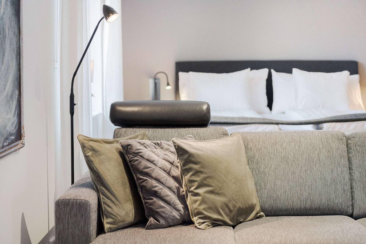 Minibar, desk, laptop workspace, blackout drapes