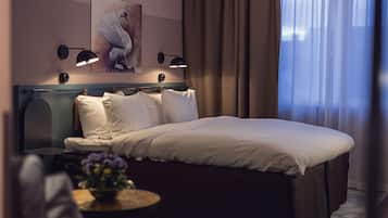 1 bedroom, Egyptian cotton sheets, premium bedding, in-room safe