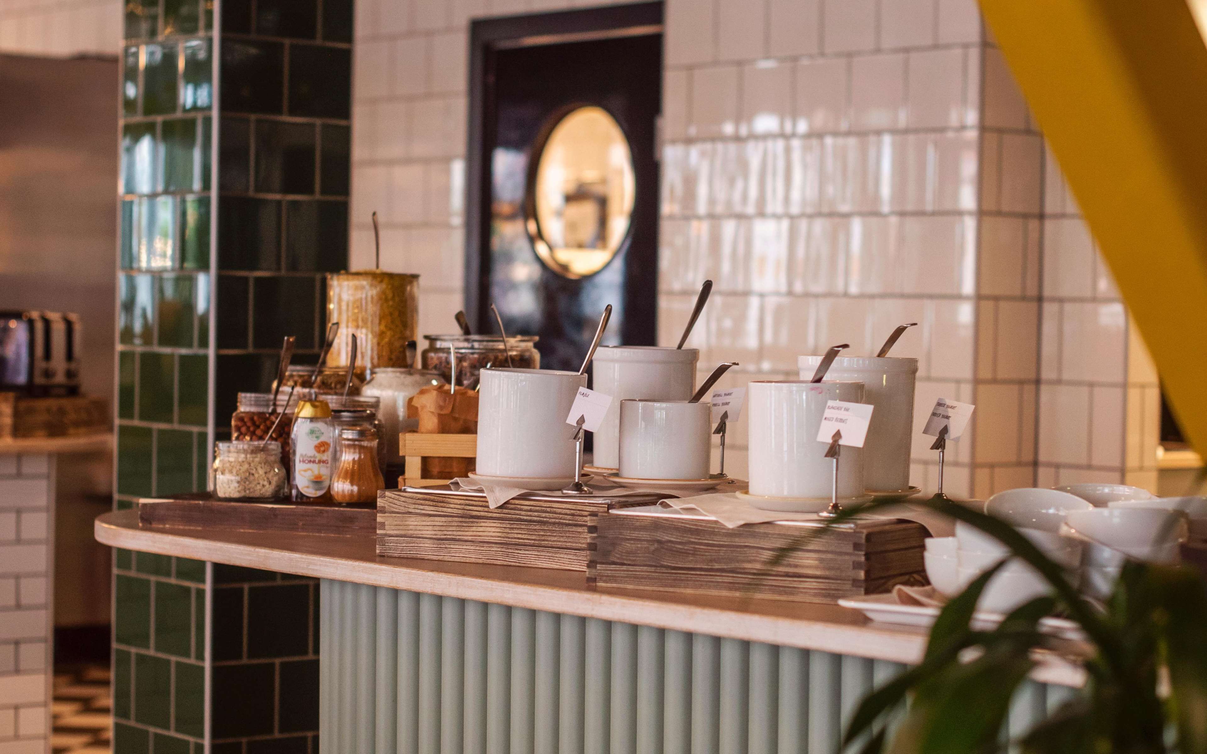 free daily full breakfast