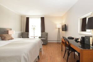 Superior Room | In-room safe, individually furnished, desk, blackout drapes - Hotel Bishops Arms Malmö (Malmö)