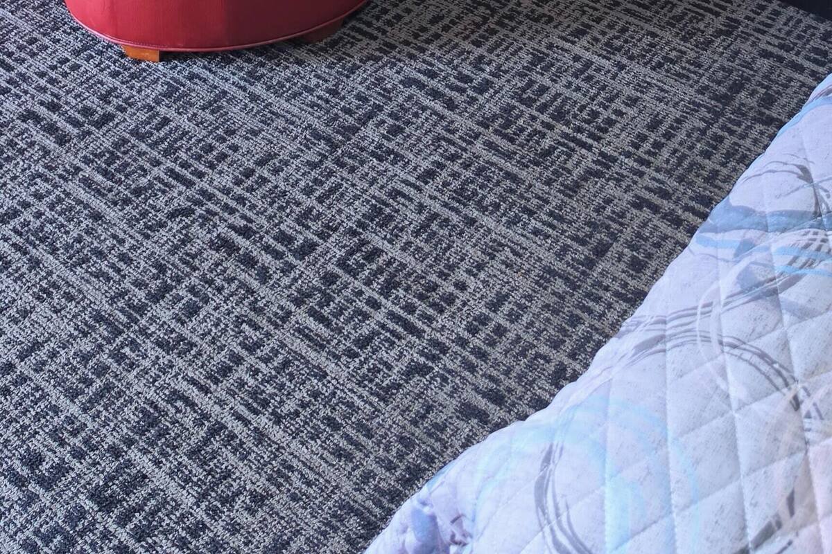 WiFi (free), bed sheets