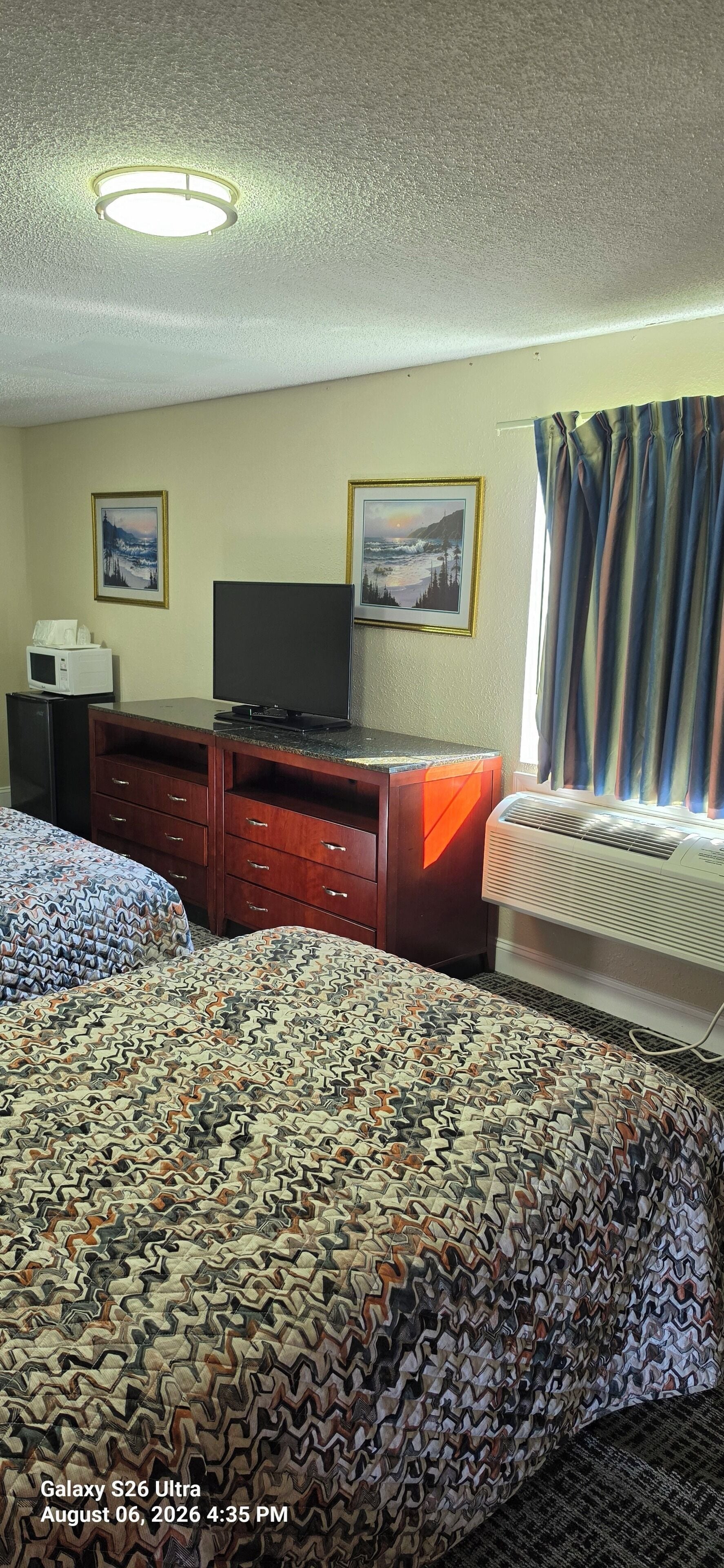 Wifi gratis y ropa de cama 
