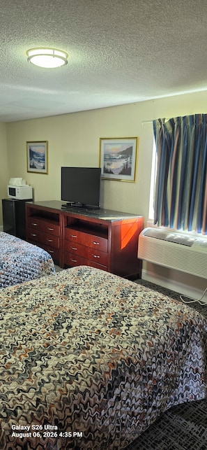 Free WiFi, bed sheets - Red Carpet Inn Williamstown (Williamstown)