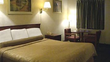 Standard Room, 1 King Bed, Non Smoking | Free WiFi, bed sheets