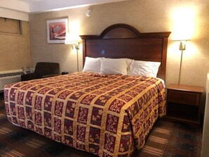 Standard Room, 1 King Bed | Free WiFi, bed sheets - Red Carpet Inn North Syracuse (North Syracuse)