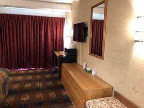 Living area - Red Carpet Inn North Syracuse (North Syracuse)