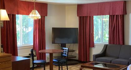 Red Carpet Inn Medford