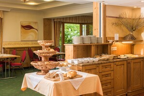 Daily buffet breakfast (EUR 12 per person)