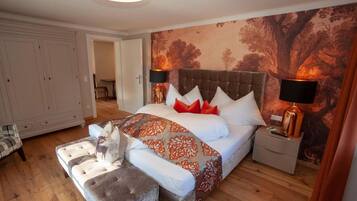 1 bedroom, in-room safe, iron/ironing board, free WiFi