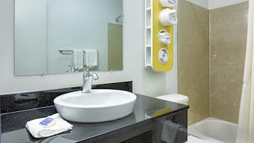 Bañera con ducha, cabezal de ducha tipo lluvia